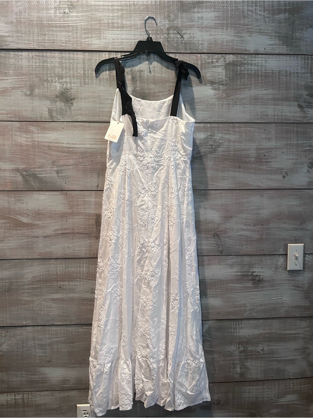 NWT Gianni Bini White Embroidered Maxi Dress with Black Straps SIZE M - Picture 2 of 12